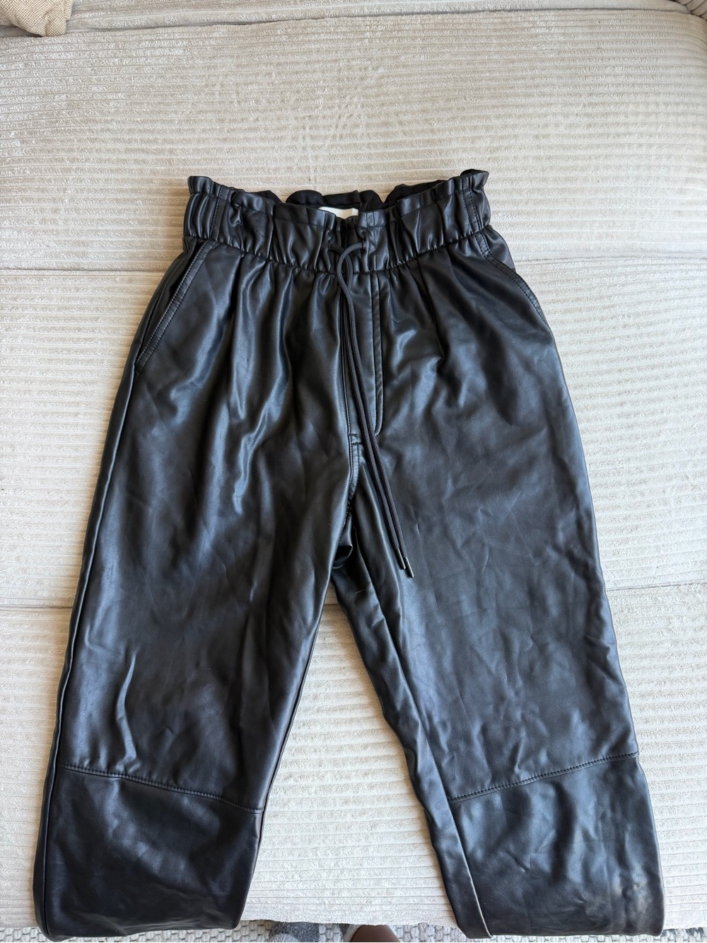 Abercrombie & Fitch Black Faux Leather Paperbag Cropped Pants